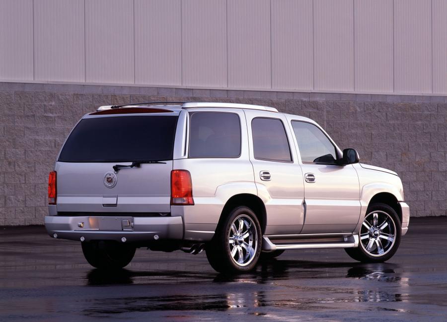  Cadillac Escalade 2002 года  (фото 13 из 47)